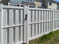 <b>White Vinyl Board on Board Privacy Fence with walk gate (1)</b>